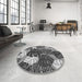 Round Patterned Dark Gray Rug in a Office, pat1015gry