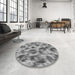 Round Patterned Cloud Gray Rug in a Office, pat103gry