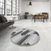 Round Patterned Silver Gray Rug in a Office, pat1036gry