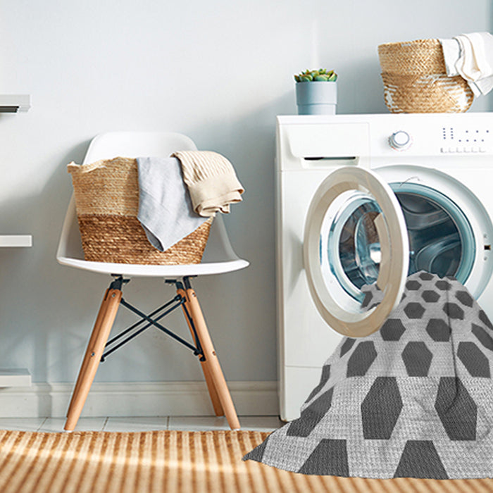 Machine Washable Transitional Smokey Gray Rug in a Washing Machine, wshpat1051gry