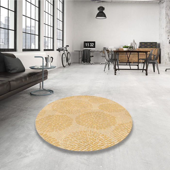 Round Patterned Yellow Rug in a Office, pat1072org
