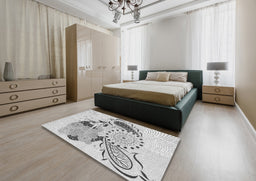 Patterned Off-White Novelty Rug in a Bedroom, pat1075