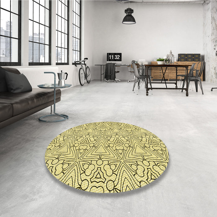 Round Patterned Sun Yellow Rug in a Office, pat1077yw
