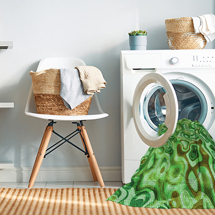 Machine Washable Transitional Emerald Green Rug in a Washing Machine, wshpat108grn