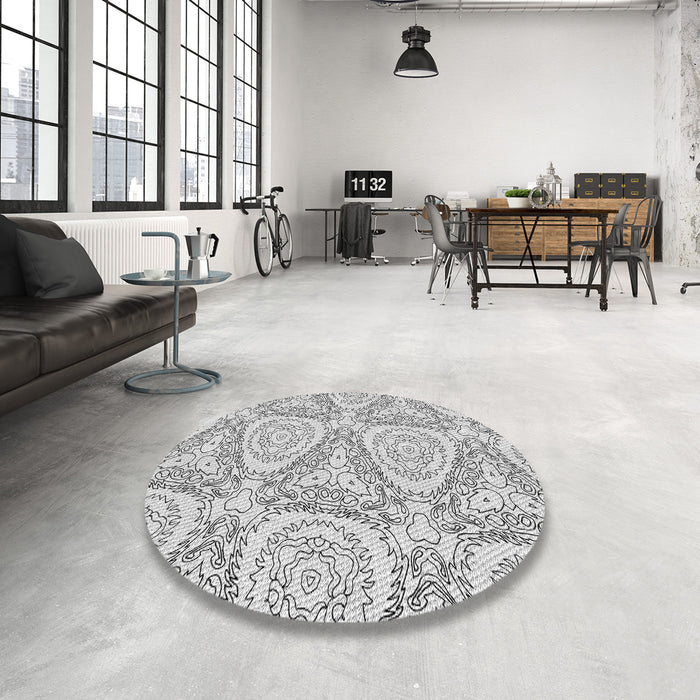 Round Patterned Off-White Novelty Rug in a Office, pat1082