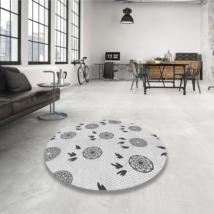 Round Patterned Platinum Gray Rug in a Office, pat1083gry