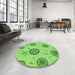 Round Patterned Emerald Green Rug in a Office, pat1084grn