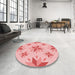 Round Patterned Red Rug in a Office, pat1087rd