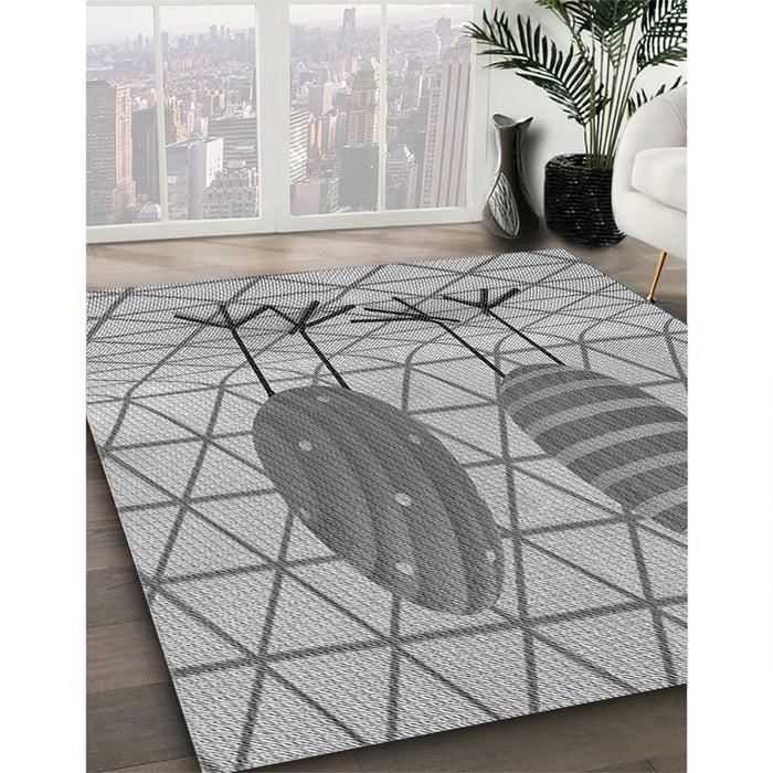 Patterned Silver Gray Rug in Family Room, pat1088gry