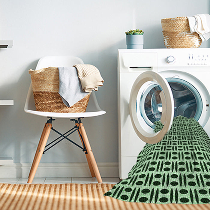 Machine Washable Transitional Dark Forest Green Rug in a Washing Machine, wshpat1092grn