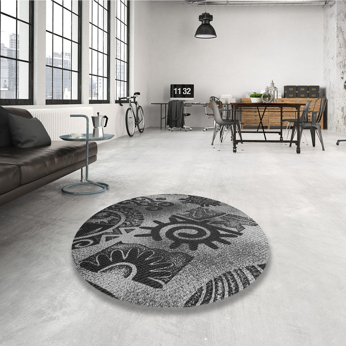 Round Patterned Gunmetal Gray Rug in a Office, pat1100gry