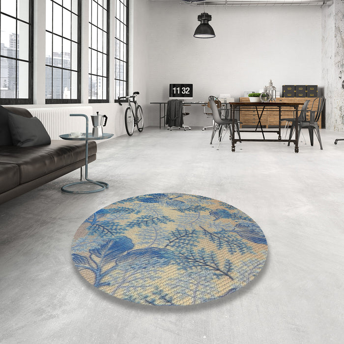 Round Patterned Silver Gray Novelty Rug in a Office, pat1101