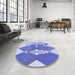 Round Patterned Blue Rug in a Office, pat1107blu