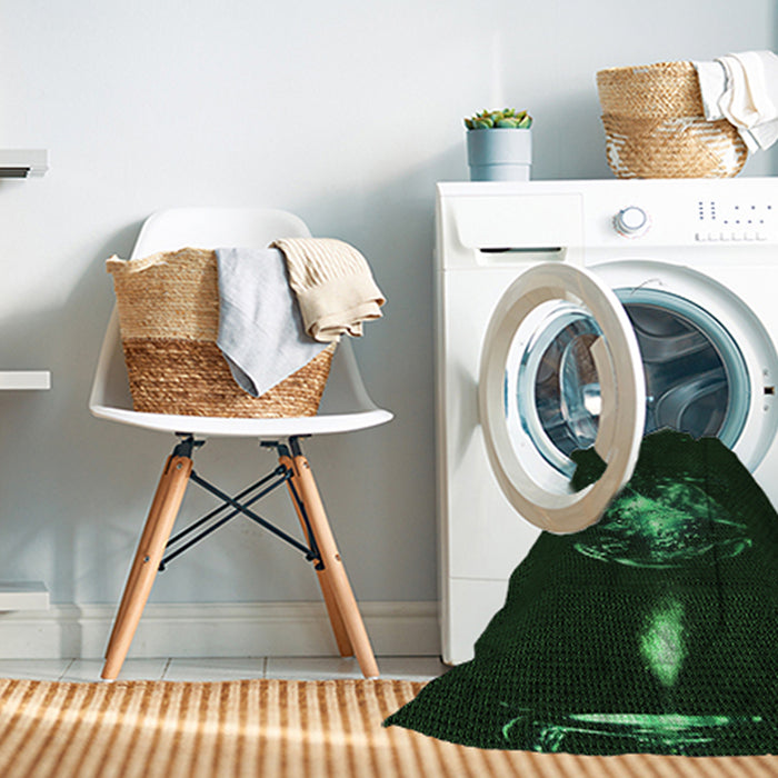 Machine Washable Transitional Deep Emerald Green Rug in a Washing Machine, wshpat111grn