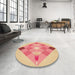 Round Patterned Yellow Rug in a Office, pat1114org