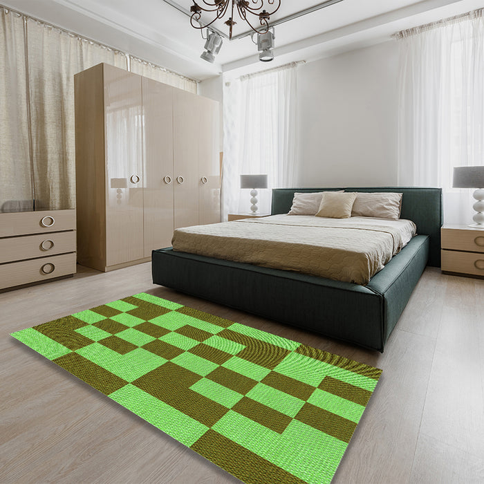 Patterned Oak Brown Rug in a Bedroom, pat1115grn