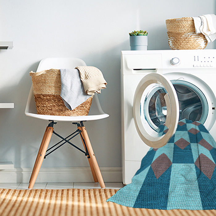 Machine Washable Transitional Azure Blue Rug in a Washing Machine, wshpat1116lblu