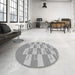 Round Patterned Gray Rug in a Office, pat1117gry