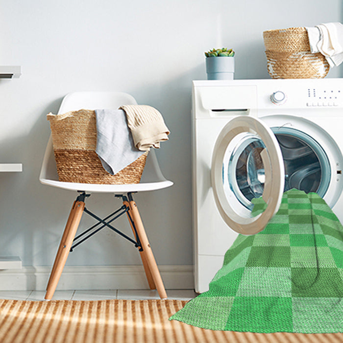 Machine Washable Transitional Green Rug in a Washing Machine, wshpat1118grn