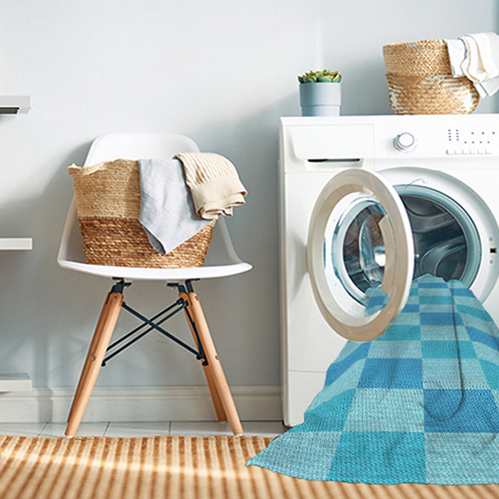 Machine Washable Transitional Deep Sky Blue Rug in a Washing Machine, wshpat1118lblu