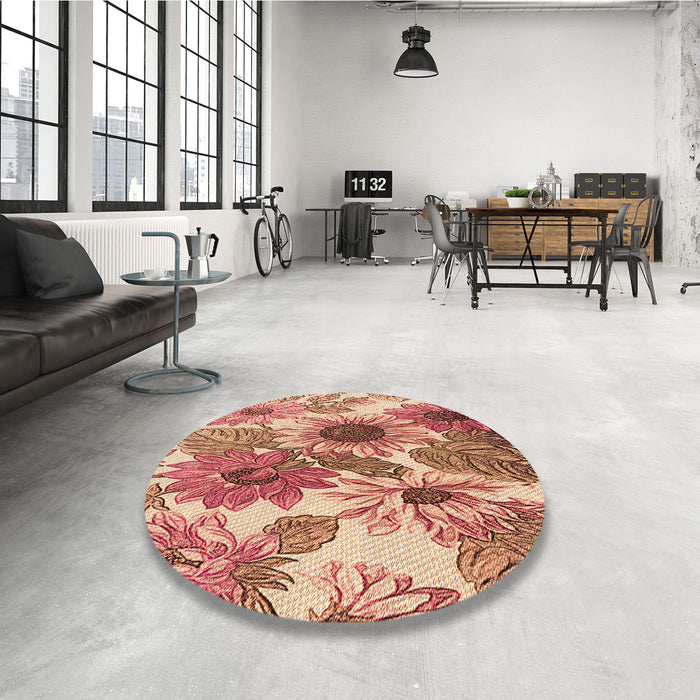 Round Patterned Red Rug in a Office, pat1124org