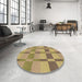 Round Patterned Brown Rug in a Office, pat1129brn