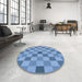 Round Patterned Blue Rug in a Office, pat1136lblu