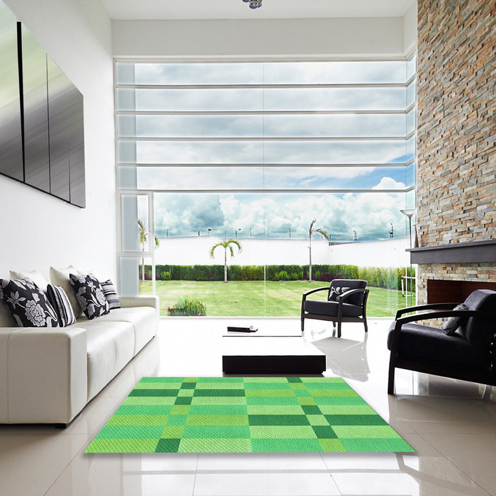 Square Patterned Emerald Green Rug in a Living Room, pat1141grn