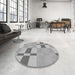 Round Patterned Gray Rug in a Office, pat1141gry