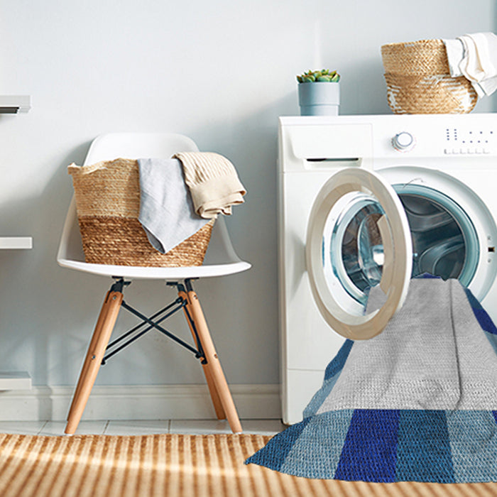 Machine Washable Transitional Pale Blue Lily Blue Rug in a Washing Machine, wshpat1146