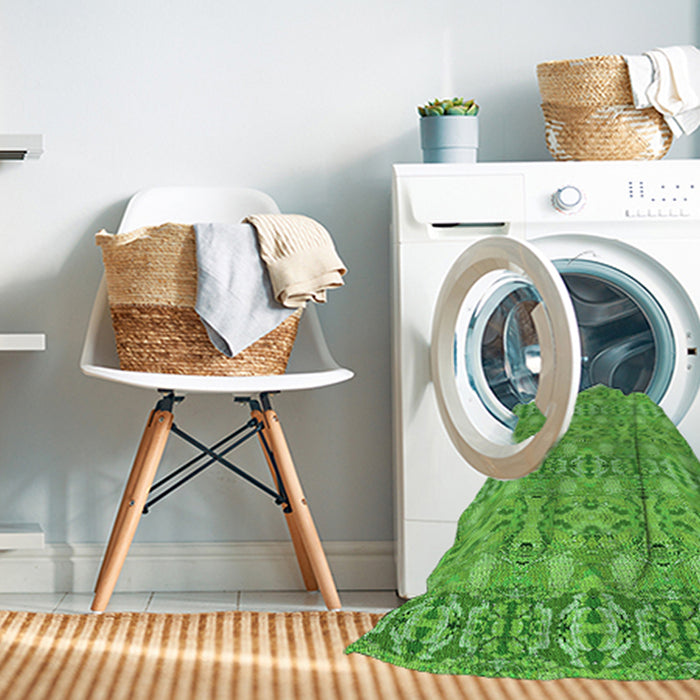 Machine Washable Transitional Emerald Green Rug in a Washing Machine, wshpat1149grn