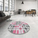 Round Patterned Gray Novelty Rug in a Office, pat1155