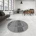 Round Patterned Gray Rug in a Office, pat1156gry