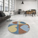 Round Patterned Carbon Gray Novelty Rug in a Office, pat1161