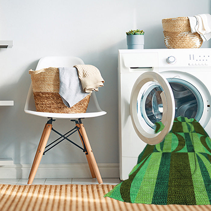 Machine Washable Transitional Dark Forest Green Rug in a Washing Machine, wshpat1167grn