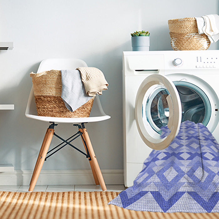 Machine Washable Transitional Light Slate Blue Rug in a Washing Machine, wshpat1176blu