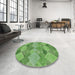 Round Patterned Shamrock Green Novelty Rug in a Office, pat1182