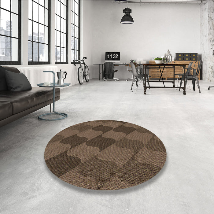Round Patterned Brown Rug in a Office, pat1188brn