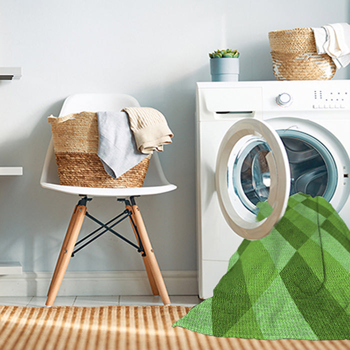 Machine Washable Transitional Emerald Green Rug in a Washing Machine, wshpat1192grn