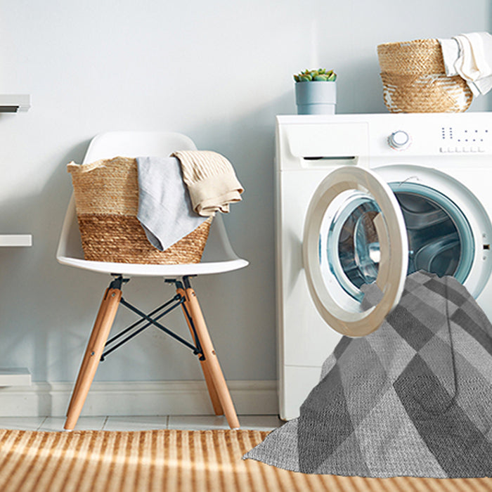 Machine Washable Transitional Smokey Gray Rug in a Washing Machine, wshpat1192gry