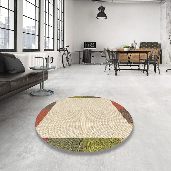 Round Patterned Vanilla Gold Rug in a Office, pat1194brn