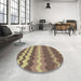 Round Patterned Metallic Gold Rug in a Office, pat1197brn