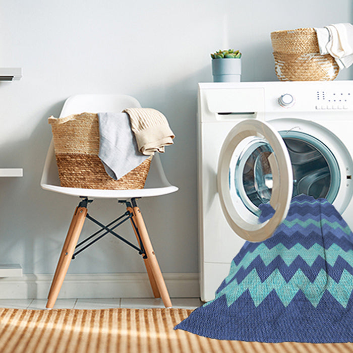 Machine Washable Transitional Sapphire Blue Rug in a Washing Machine, wshpat1197