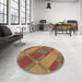 Round Patterned Caramel Brown Rug in a Office, pat1211brn