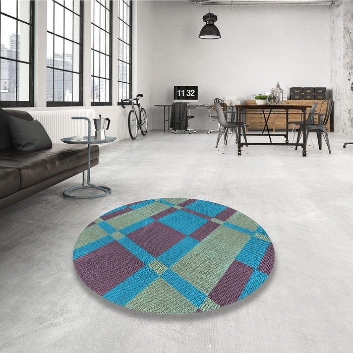Round Patterned Macaw Blue Green Rug in a Office, pat1211lblu