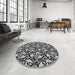 Round Patterned Mid Gray Novelty Rug in a Office, pat1217