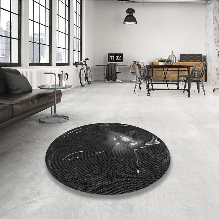 Round Patterned Black Rug in a Office, pat1242gry