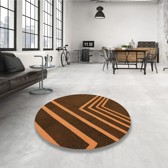 Round Patterned Red Rug in a Office, pat1243org