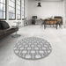 Round Machine Washable Transitional Gray Rug in a Office, wshpat1253