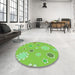 Round Patterned Emerald Green Rug in a Office, pat1256grn